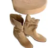 Botas retrô de salto grosso de cano médio, botas de salto bloco de perna larga para mulheres, nova coleção de outono 2026, botas curtas marrons, botas Martin