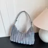 Bolso de Felpa para la Axila, Nuevo Bolso de Hombro Estilo Coreano de Alta Gama, Bolso Peludo Simple y de Moda para Otoño e Invierno, Bolso de Hombro Tipo Dumpling para Mujeres