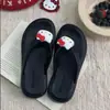 Chanclas auténticas de Kitty para mujer, nuevo producto de verano, sandalias de EVA de suela fina para uso en exteriores, chanclas de playa Sanrio