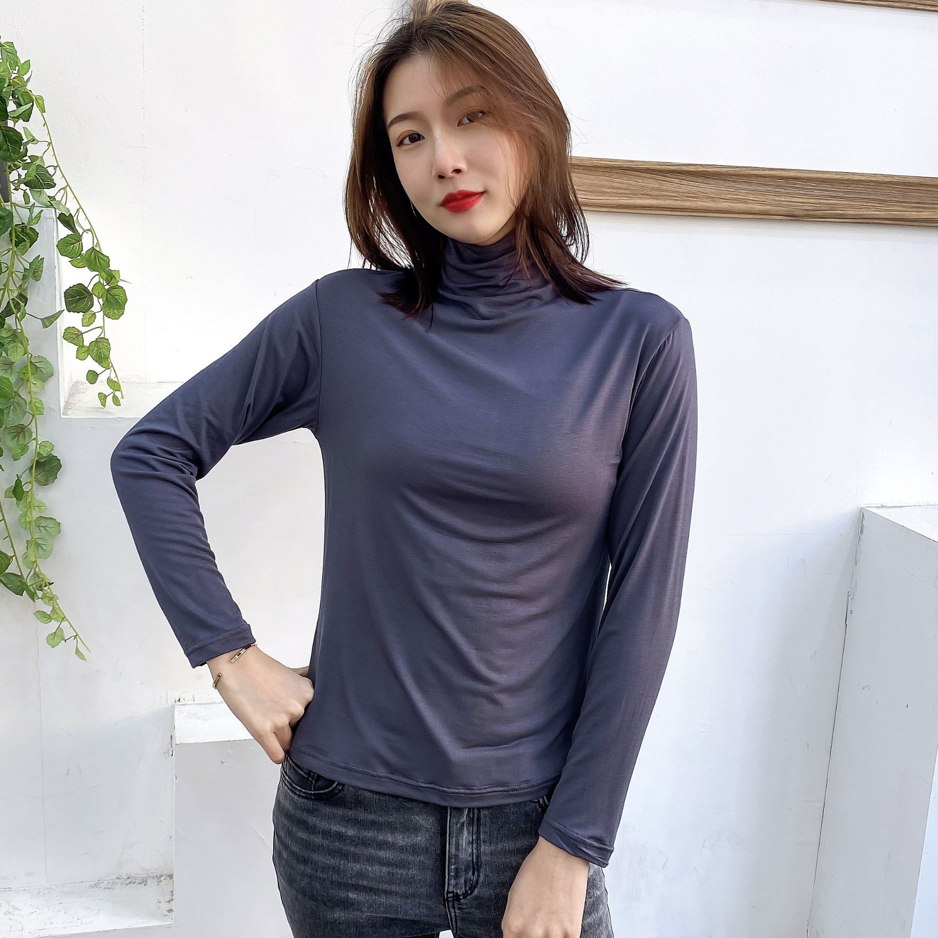 莫代尔半高领