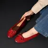 Zapatos planos slip-on de suela blanda, poco profundos, estilo vintage, versión de piel de caballo, nuevos para primavera y otoño 2026, con punta redonda, para mujer (estilo "abuela")