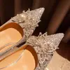 Zapatos de tacón alto con lazo de cristal plateado de grulla de almohada blanca para mujer, tacón de aguja, estilo de hada, para niñas y damas de honor, zapatos de boda dorados, zapatos de boda Xiuhe