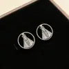 Pendientes Pequeños de Falda con Incrustaciones de Circonita Plateada para Mujer, Exquisitos y Versátiles, Pendientes Elegantes para Damas, Accesorios de Oreja de Lujo Ligero de Nicho