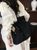Bolsa de camurça casual retrô, nova coleção 2026, bolsa versátil para o dia a dia para mulheres, bolsa de ombro moderna e de grande capacidade