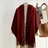 Bufanda de cachemira europea para mujer, engrosada para abrigar, versátil, color liso, con bloques de color, estilo delicado, lujo ligero, calentador de cuello de lana de doble cara