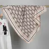 Pañuelo Cuadrado de Seda Twill Retro para Mujer 90cm Estampado Regular Ropa de Trabajo Retro Moda Versátil Pañuelo Cuadrado al por Mayor