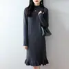 Vestido de punto de lana pura para mujer, de punto grueso de siete puntadas con volantes, de longitud media, con cuello semi-alto largo y diseño de cola de pez