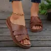 Pantuflas de Talla Grande para Mujer 2025 Verano Nuevo Estilo Una Tira Huecas Punta Redonda Tacón de Cuña Sandalias Casuales para Exteriores para Mujer