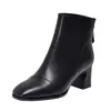 Botines de cuero suave con punta cuadrada, botines de otoño para mujer, nueva colección otoño/invierno 2026, botines de cuero estilo británico, botines versátiles de tacón alto con forro de felpa, botas Martin