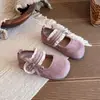 Zapatos pequeños de cuero con ribete de encaje, nueva colección primavera/otoño 2026, zapatos de niña estilo coreano con lazo y suela suave, zapatos de princesa