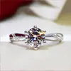 Anillo de Platino Chapado en Platino Imitación Grado D Diamante Mosan de Alto Carbono Anillo Clásico Micro-engastado con Ocho Corazones y Ocho Flechas y Seis Garras para Mujer