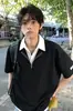 Camisa polo masculina fina de verão com meio zíper, design de duas peças, patchwork estilo americano, camisa de manga curta com um design de gola exclusivo