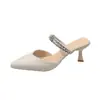 Sandalias tipo Baotou, tacón medio para mujer, sandalias slip-on versátiles, para uso exterior en verano, punta fina, tacón de aguja, adornadas con pedrería, mules destalonados, nuevo estilo para mujer 2025
