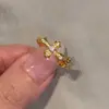 Colar com Pingente de Cruz de Glitter Fino para Mulheres, Acessório de Luxo com Anel Incrustado, Estilo Exquisito, Peça Única para Dropshipping, Item Popular no Xiaohongshu