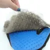 Remova pelos soltos com esta luva de banho, uma ferramenta de tosa para gatos e uma coleção abrangente de suprimentos para gatos, incluindo uma luva para acariciar gatos e um pente para gatos/cachorros.