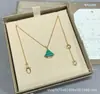Collar Baojia de Ágata Negra Natural en Forma de Abanico Pequeño Versión de Alta Gama V-Gold con Chapado en Oro de 18 Quilates e Incrustaciones de Diamante, Cadena para Clavícula Finamente Tallada en CNC
