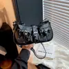 Bolso de Motocicleta de Cuero Patentado de Alta Gama de Comercio Exterior 2026 Nuevo Bolso de Hombro Único Retro Moda Europea y Americana Bolso Cruzado de Temperamento Moderno para Mujer