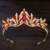 Elegante Tiara de Novia Dorada y Cristal Rojo Corona de Belleza para Bodas Cumpleaños Ocasiones Especiales y Eventos Diseño Deslumbrante y Sencillo Chapado en Oro Perfecta para Novias Reinas de Baile y Más