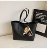 Bolsa casual transfronteiriça de grande capacidade, nova bolsa tote estilosa e minimalista para mulheres, adequada para o trabalho e o trajeto diário, bolsa de ombro e bolsa de axila