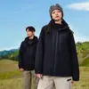 Nueva chaqueta outdoor de estándar nacional para hombres y mujeres, abrigo de senderismo tres en uno a prueba de viento e impermeable, ropa para montañismo y esquí con logotipo personalizado