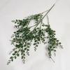 Efecto de tinte en flor de plástico no regresa, no cambia color verde de boda planta verde fresca pequeña material de hoja hierba creciente niebla