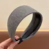 Faixa de cabelo da moda e estilosa na cor café para mulheres, faixa de cabelo versátil de alta qualidade, faixa de cabelo antiderrapante para lavar o rosto, acessório de cabelo estilo coreano