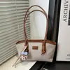 Bolsa Feminina de Grande Capacidade 2026 Novo Estilo Bolsa de Ombro de Lona de Alta Qualidade Bolsa de Mão Tipo Saco de Balde Bolsa Tote para o Dia a Dia