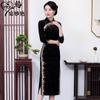 Chen Miaoyan otoño e invierno nuevo terciopelo dorado cheongsam mejorado Xi vestido de novia de suegra vestido de madre de boda fabricantes venta al por mayor