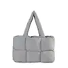 2026 Nuevo Lindo Gran Capacidad Bolsa Acolchada Suave Cálida Estilo Europeo y Americano Bolsa Cuadrada Bolsa de Chaqueta de Plumas para Mujer Comercio Exterior