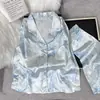 Pijama Mujer Primavera Otoño Manga Larga Pantalón Largo Dulce Imitación Seda Cárdigan Conjunto de Dos Piezas Ropa de Casa Fábrica Venta al por Mayor