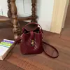 Bolso cubo tejido de gran capacidad transfronterizo para mujer, nuevo bolso cruzado de moda 2026, bolso de mano y bolso de hombro versátil vintage