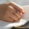 Lujo Ligero y Sensación de Alta Gama, Anillo Doble Capa de Circonita Colorida Full Diamond, Anillo de Diseño Abierto de Doble Círculo en Oro Rosa Estilo Ins