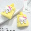 Accesorios de Resina de Dibujos Animados Gato con Lazo Botella de Gelatina Pegamento de Crema para Manualidades Funda Casera para Teléfono Móvil Colgante de Pasador Almacenamiento