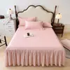 Falda de cama de una sola pieza de algodón cepillado estilo coreano, estilo simple, color sólido, universal para todas las estaciones, amigable con la piel, algodón puro, cubierta de cama antideslizante, juego de tres piezas