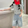 Conjunto de Verano para Niñas Celebridad de Internet Gato Kt Lentejuelas Camiseta de Manga Corta Conjunto de Shorts de Mezclilla Delgados Conjunto de Dos Piezas Moderno para Niños Mayores