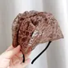 Nuevo Sombrero de Primavera y Otoño de Moda Transpirable de Hilo de Doble Capa para Cubrir el Cabello Blanco, Media Boina de Estilo Occidental con Banda Ancha para la Cabeza, Banda para la Cabeza Versátil, Tocado para Mujer