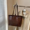 Bolsa de Ombro Tote de Grande Capacidade para o Dia a Dia, Estilo Retrô de Alto Padrão, Moda Transfronteiriça, Bolsa Feminina, Nova Moda Outono e Inverno, Coreia do Sul