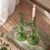 Candelabro de vidro verde estilo vintage, adequado para mesas de jantar em casa, criando uma atmosfera romântica, ideal para casamentos, pousadas e quartos modelo como ornamentos decorativos.