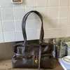 Bolsa de Viagem Transfronteiriça para Mulheres 2026 Novo Modelo Bolsa Tote de Viagem de Alto Valor Bolsa de Ombro Vintage Grande Capacidade Casual