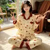 Pijama Casual Feminino para Primavera e Outono, Design Listrado tipo Algodão, Toque de Alta Qualidade, Manga Longa, Calça Longa, Estilo Fino, Roupa de Casa, Adequado para Usar por Cima, Atacado