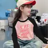 Ropa interior térmica de forro polar para niñas Otoño Invierno Estilo Nuevo Ropa interior para niños medianos y grandes Camiseta de manga larga con bloques de color cálido y elegante Parte superior de cuello redondo