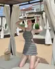 Fuente: Traje de baño de una pieza a rayas, estilo coreano, vintage, clásico y elegante que disimula imperfecciones y crea un efecto adelgazante para mujeres