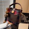 Bolsos de Diseño de Nicho para Mujer, Moda Otoño/Invierno 2026 Nuevo Bolso de Hombro Cruzado de Alta Gama, Bolso de Mano para Mujer Bolso Cubo