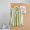 Estilo preguiçoso gola Henley manga longa carcela cor sólida proteção solar roupa camiseta fina saída de praia verão fino top de gaze feminino