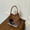 Bolsa de Ombro/Axila Estilo Balde Transfronteiriço Japonês e Coreano Exquisita Outono 2026 Nova Versátil Grande Capacidade Nicho para o Dia a Dia