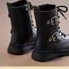 Botas Martin estilo britânico com fivela dupla para meninas 2026 outono e inverno zíper lateral botas de couro de cano alto botas curtas versáteis da moda para crianças estilo work