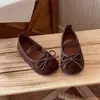 Zapatos Infantiles de Cuero Mate Francés 2026 Primavera/Otoño Nuevo Estilo Coreano Zapatos de Princesa con Lazo para Niñas Suela Suave Versátiles Zapatos de Vestir