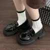 Sapatos de Couro Estilo Britânico com Solado Grosso e Salto Bloco para Mulheres, Casuais e Versáteis, Novos Mocassins Slip-On Primavera e Outono 2026