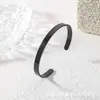 Pulseira Aberta Popular de Aço Titânio Transfronteiriça Pulseira em Formato C de Aço Inoxidável Moda Europeia e Americana Joia de Mão para Homens e Mulheres Atacado