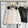 29 # Chaqueta Parka Wyndham con Piel y Insignia
